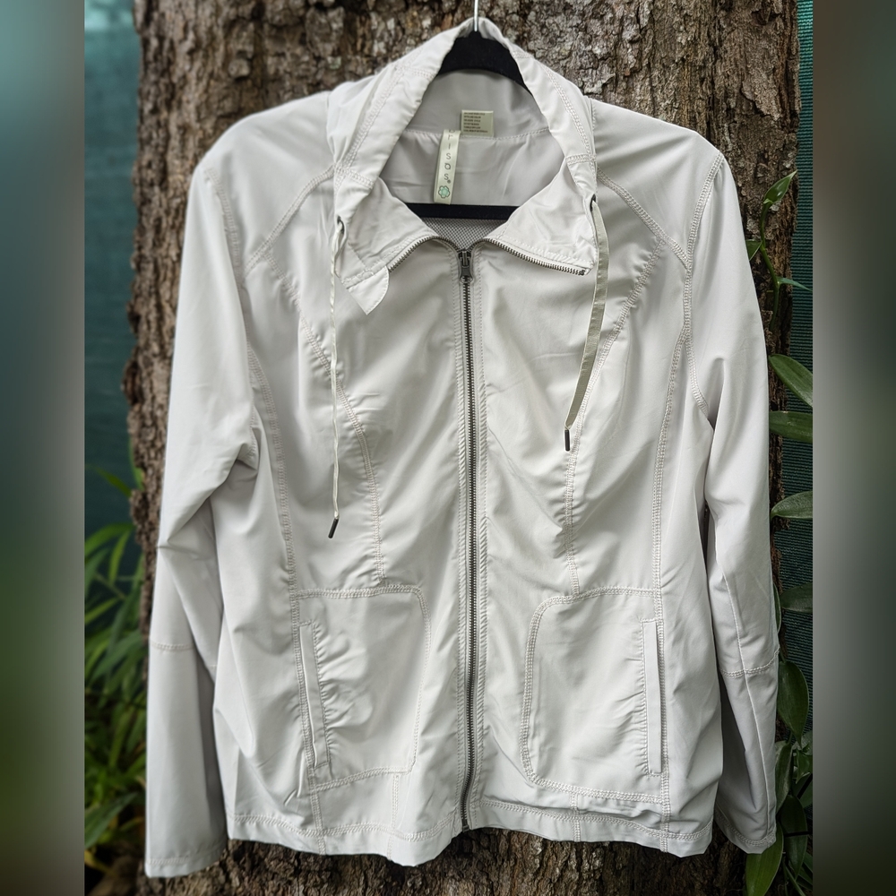 Brisas | Lightweight Windbreaker Jacket in White | Size Large